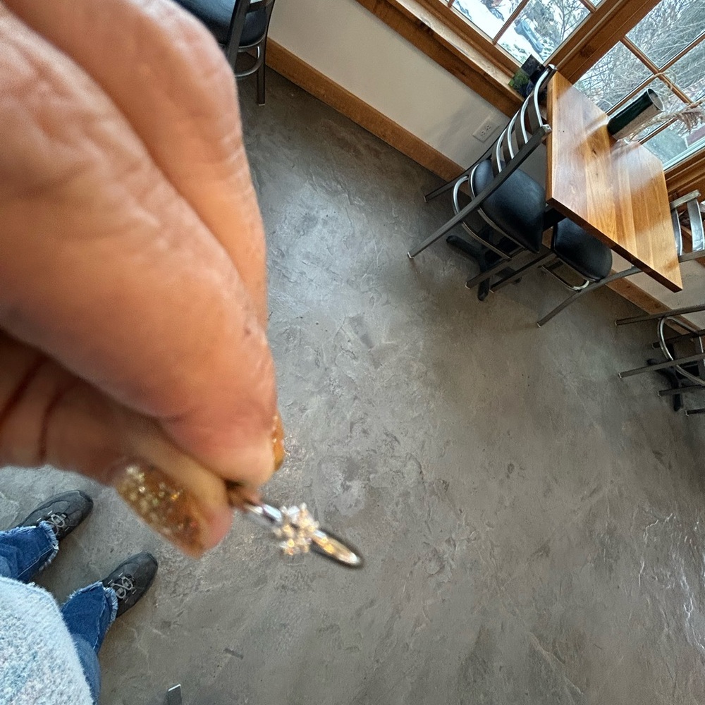 14k white gold diamond solitaire ring size 7.5